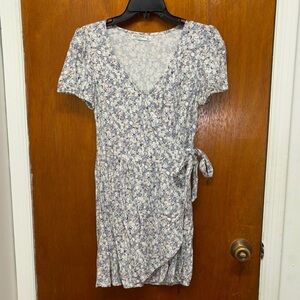 Arizona Jean Company Blue and White Floral Dress